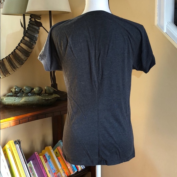 Active by Old Navy v-neck tee grey medium - Picture 2 of 6